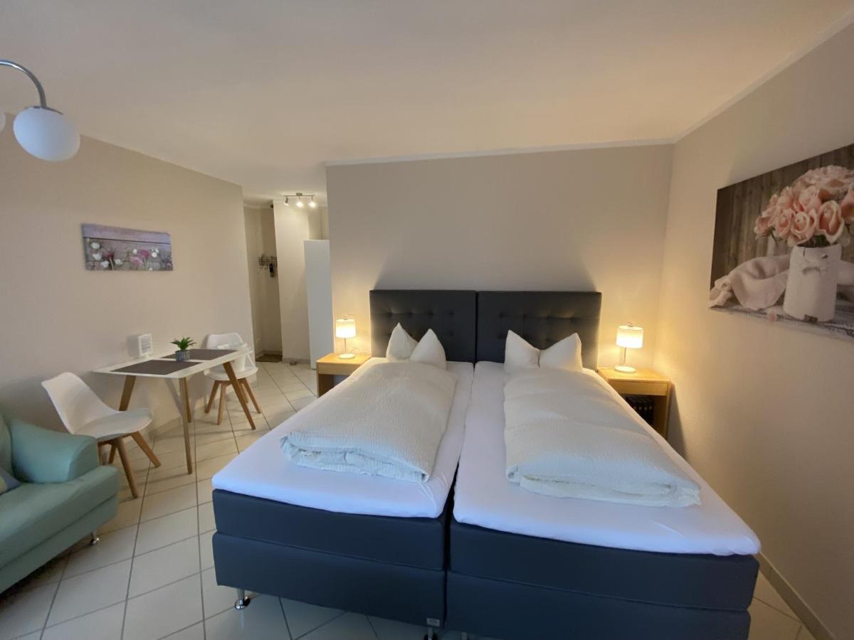 Apartments Und Zimmer Gaestehaus Matthias Drezno Zewnętrze zdjęcie