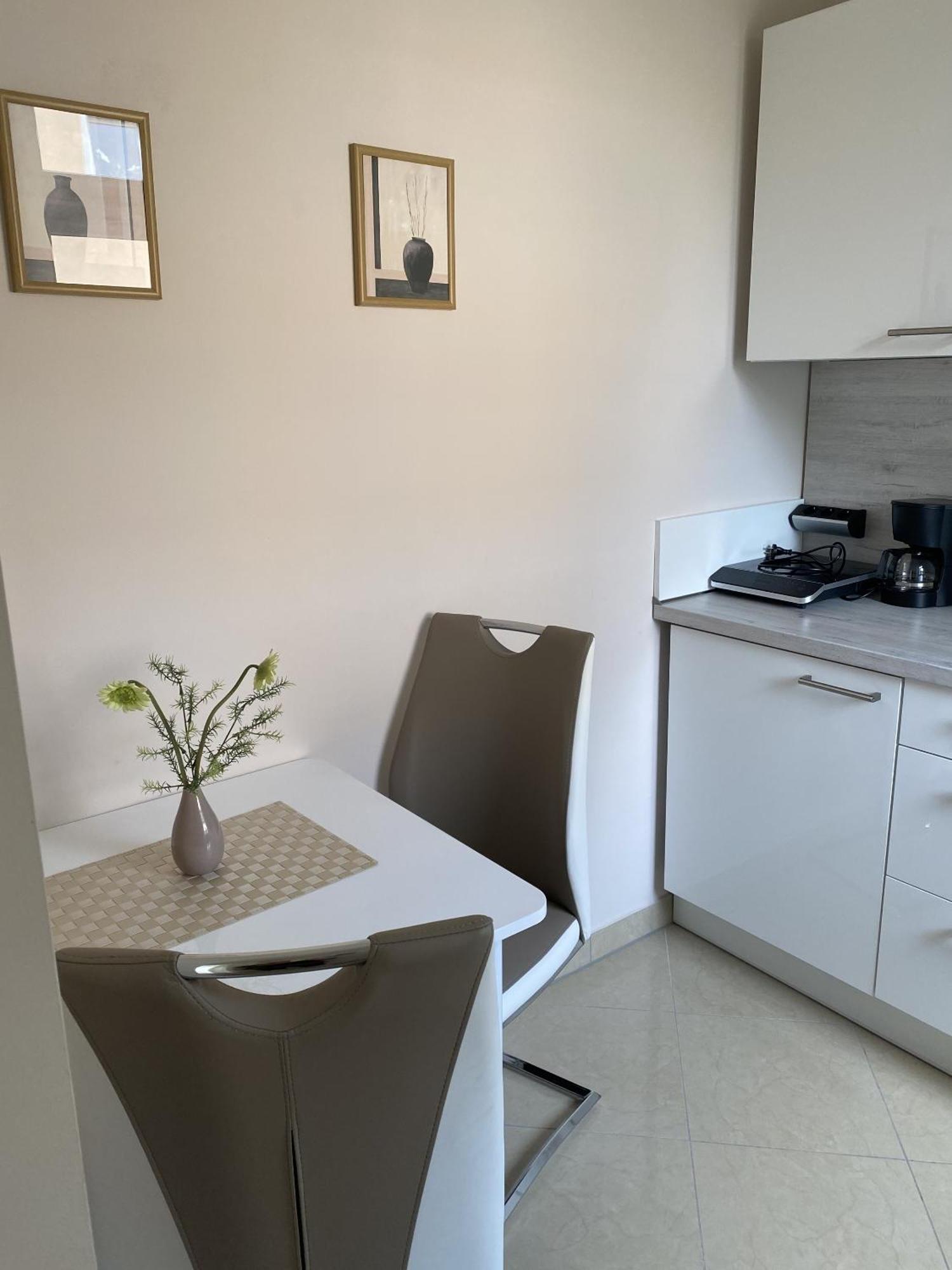Apartments Und Zimmer Gaestehaus Matthias Drezno Pokój zdjęcie