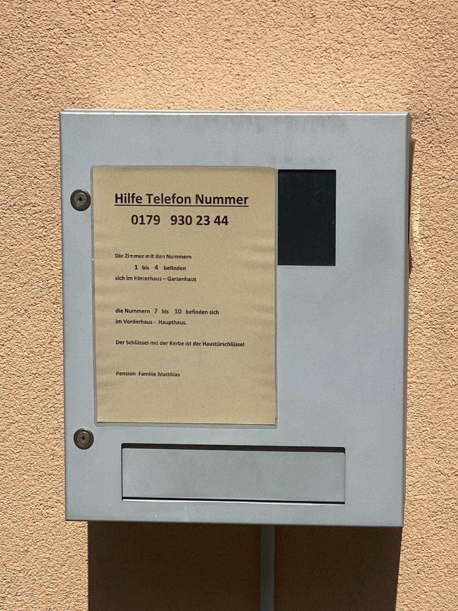 Apartments Und Zimmer Gaestehaus Matthias Drezno Pokój zdjęcie