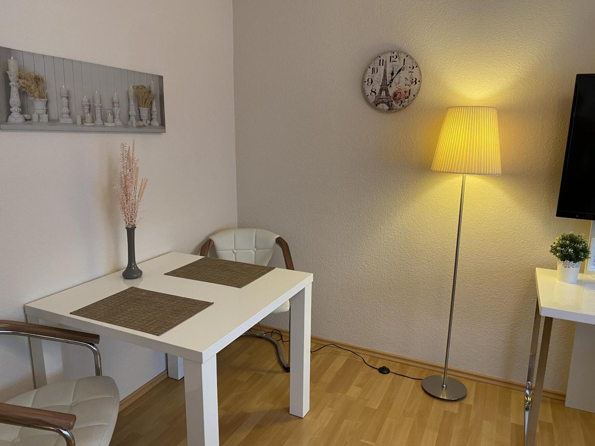 Apartments Und Zimmer Gaestehaus Matthias Drezno Pokój zdjęcie
