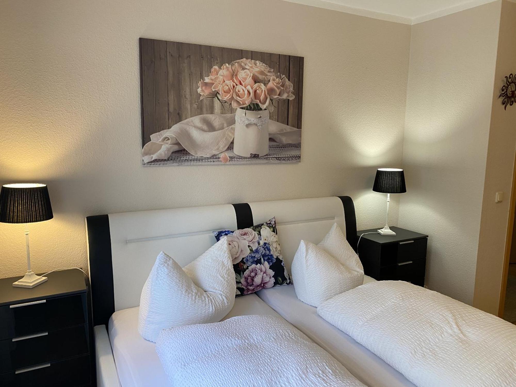 Apartments Und Zimmer Gaestehaus Matthias Drezno Pokój zdjęcie