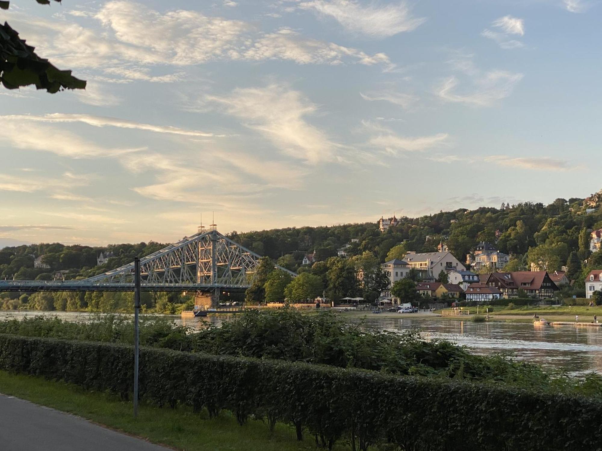 Apartments Und Zimmer Gaestehaus Matthias Drezno Zewnętrze zdjęcie